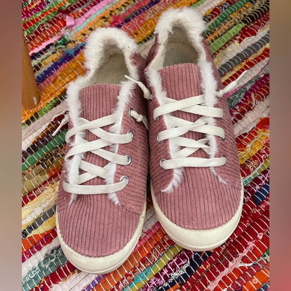 Cord fleece lined shoes